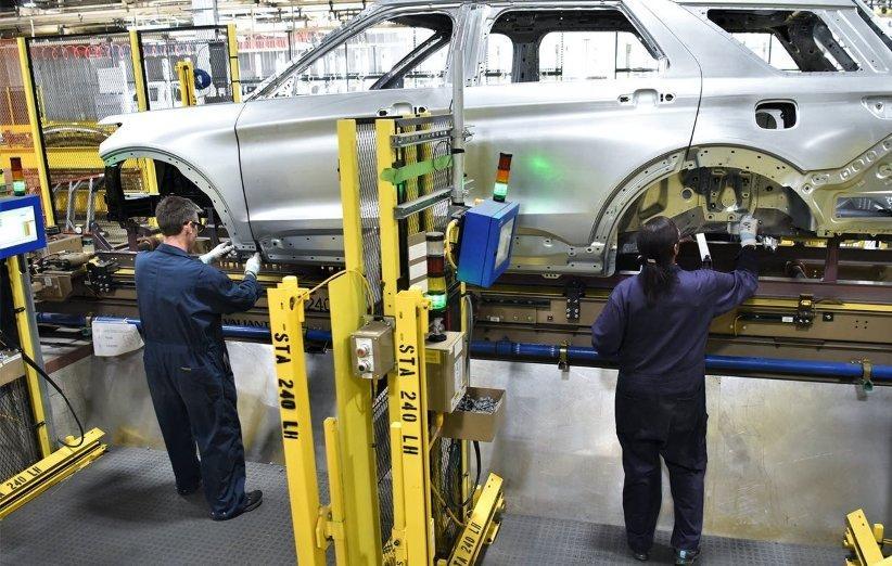 فورد از ساعت های هشداردهنده برای حفظ فاصله اجتماعی کارکنان فورد از ساعت های هشداردهنده برای حفظ فاصله اجتماعی کارکنان استفاده می کند