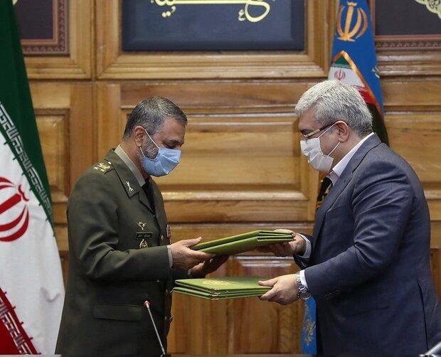 ارتش و معاونت علمی رئیس جمهور تفاهمنامه علمی-تحقیقاتی امضا ارتش و معاونت علمی رئیس جمهور تفاهمنامه علمی-تحقیقاتی امضا کردند