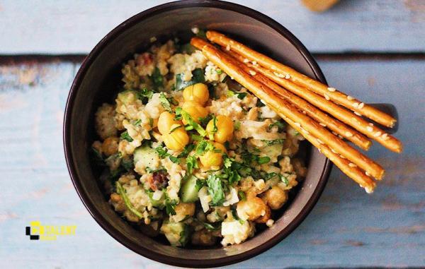طرز تهیه سالاد بلغور و نخود؛ طعمی جدید و جالب طرز تهیه سالاد بلغور و نخود؛ طعمی تازه و جالب
